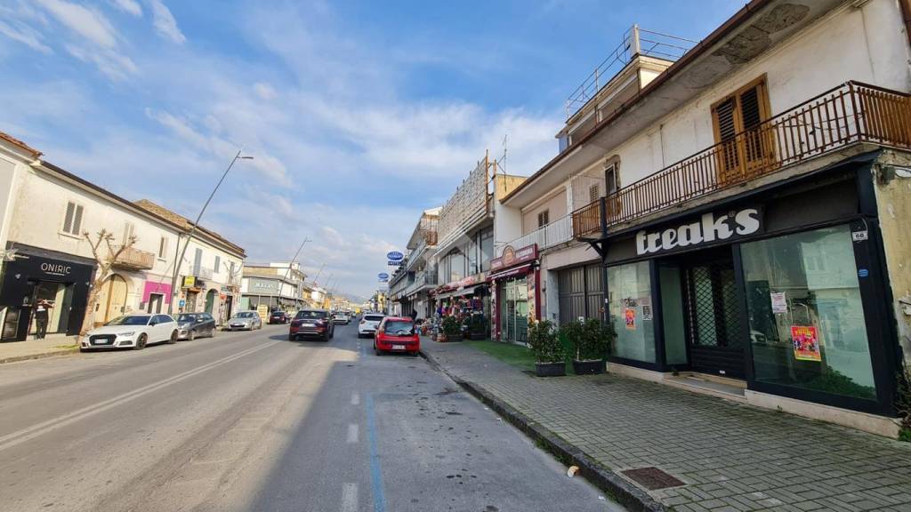 negozio in vendita a Casapulla