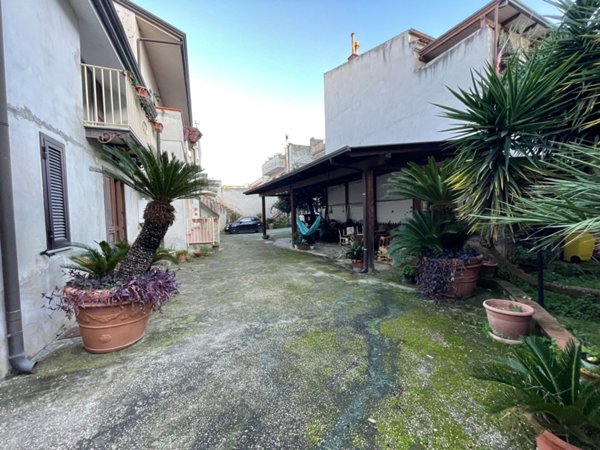 casa indipendente in vendita a Casapulla