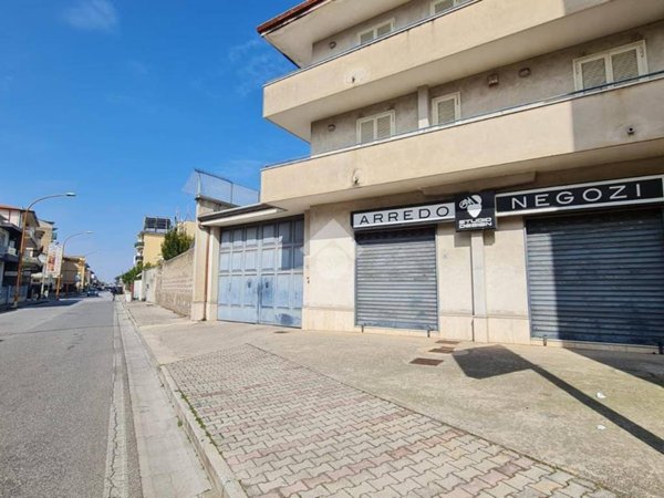 negozio in vendita a Casapulla