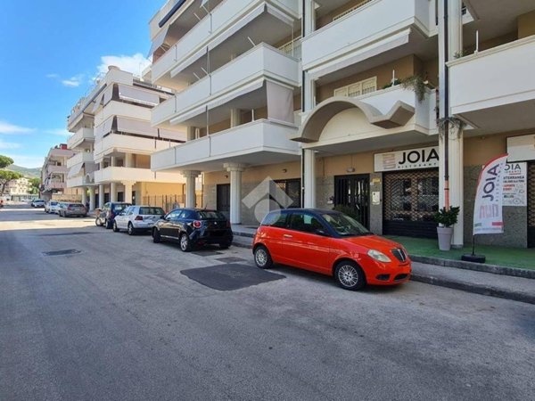 negozio in vendita a Casapulla