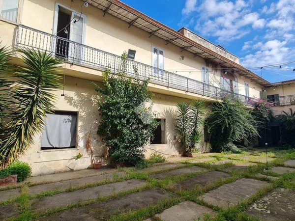 casa indipendente in vendita a Casapulla