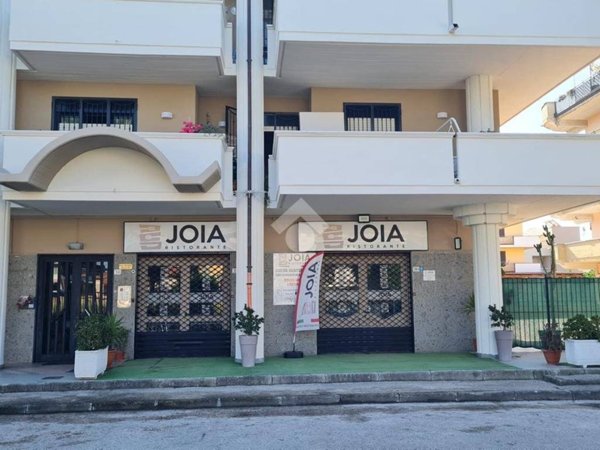 locale commerciale in vendita a Casapulla