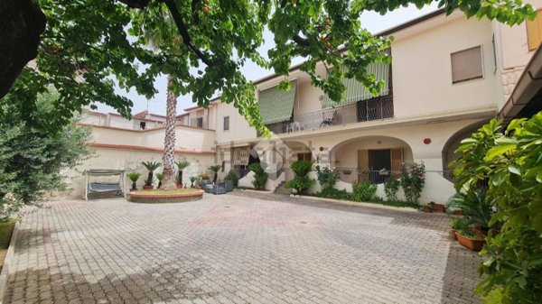 casa indipendente in vendita a Casapulla