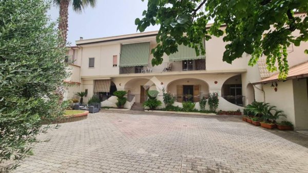 casa indipendente in vendita a Casapulla