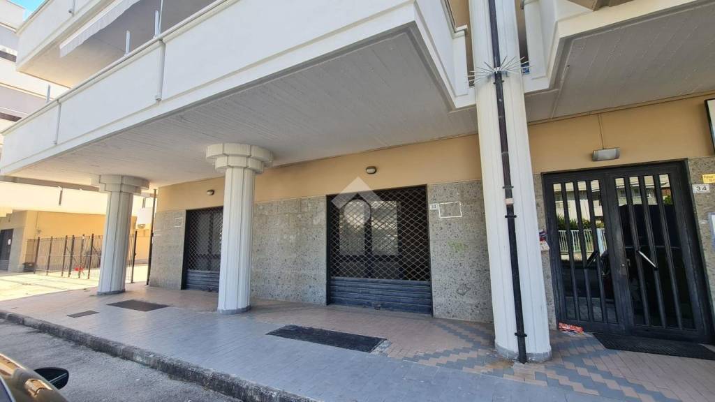 negozio in vendita a Casapulla