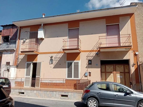 intera palazzina in vendita a Casapulla