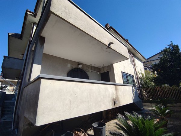 casa indipendente in vendita a Casapulla