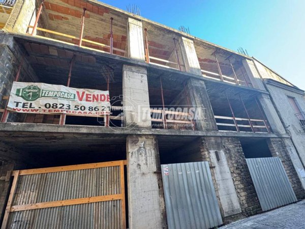 intera palazzina in vendita a Casapulla