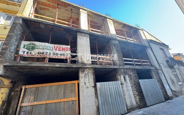 intera palazzina in vendita a Casapulla