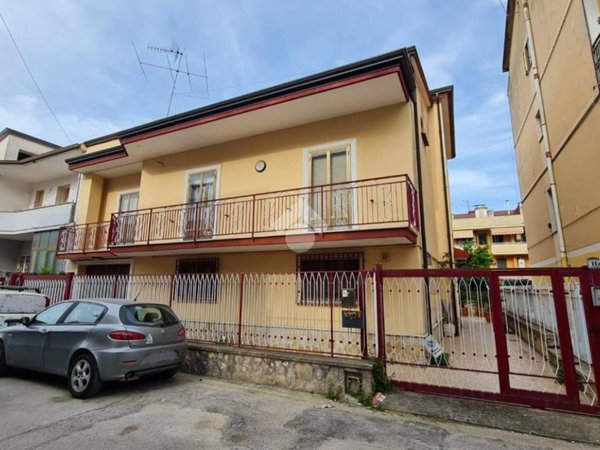 casa indipendente in vendita a Casapulla