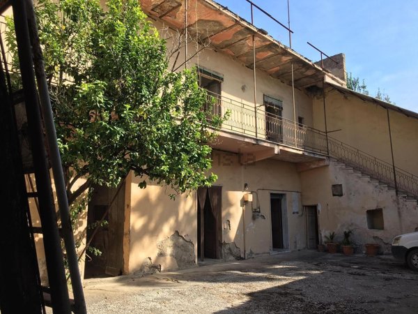 casa indipendente in vendita a Casapulla