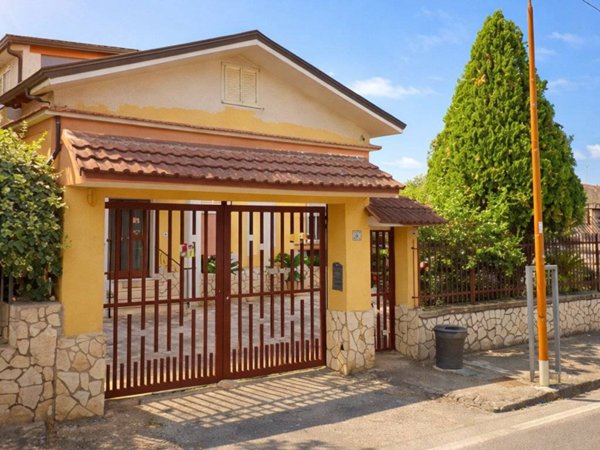 casa indipendente in vendita a Casapulla