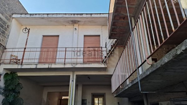 casa indipendente in vendita a Casapulla