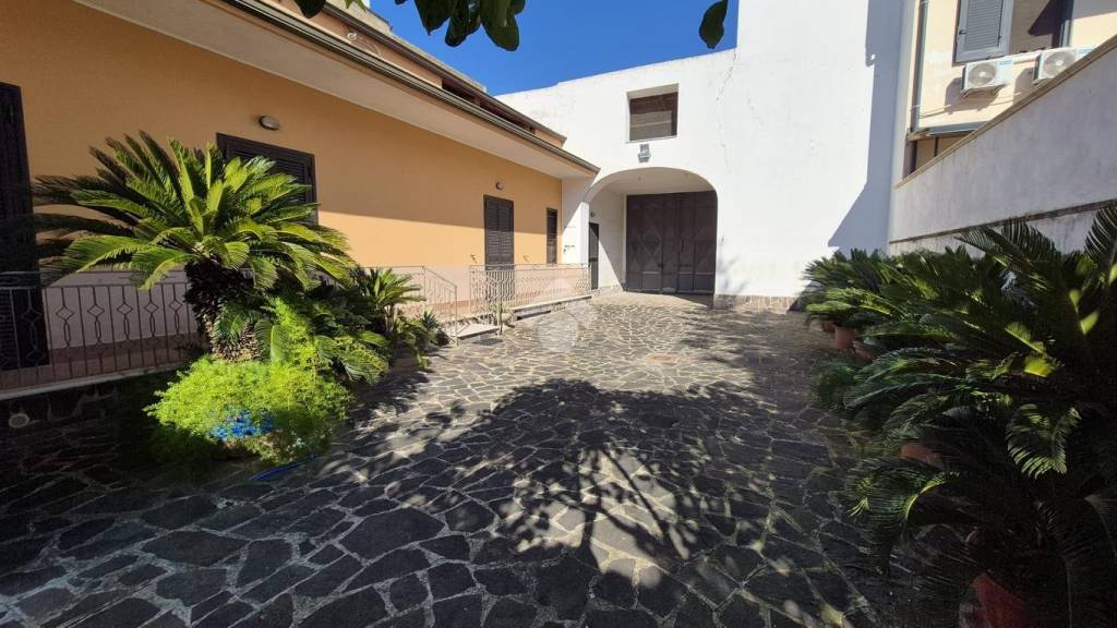 casa indipendente in vendita a Casapulla