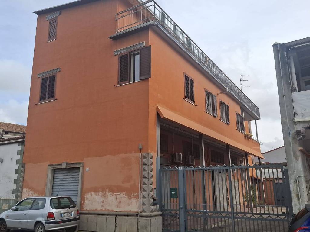 casa indipendente in vendita a Casapulla
