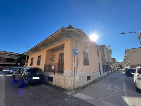 casa indipendente in vendita a Casapulla