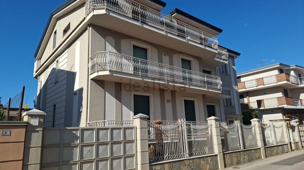 casa indipendente in vendita a Casapulla