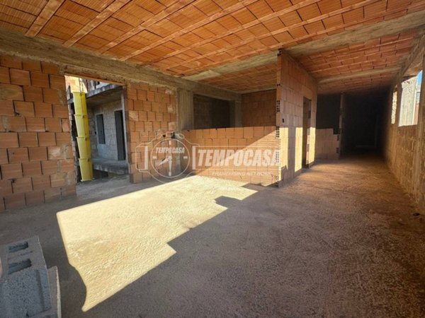 intera palazzina in vendita a Casapulla