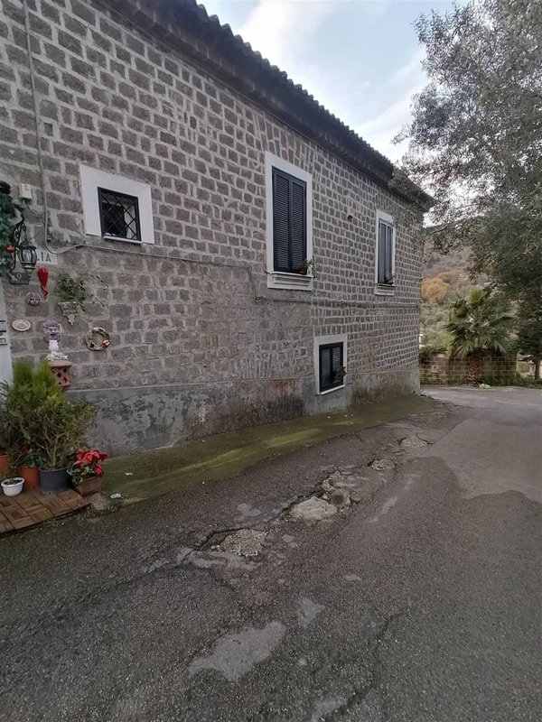 casa indipendente in vendita a Caserta in zona Vaccheria