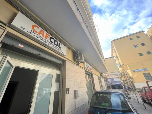 locale commerciale in vendita a Caserta