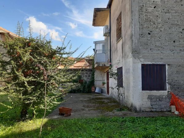 appartamento in vendita a Caserta in zona Briano