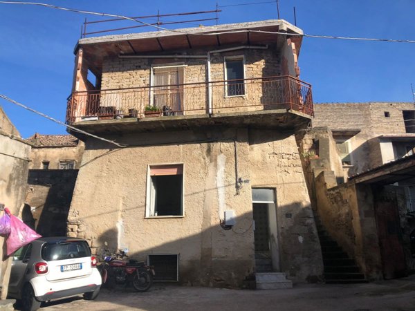 casa indipendente in vendita a Caserta in zona Casolla