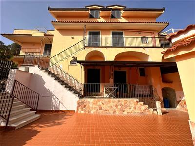 casa indipendente in vendita a Caserta in zona Centro Città