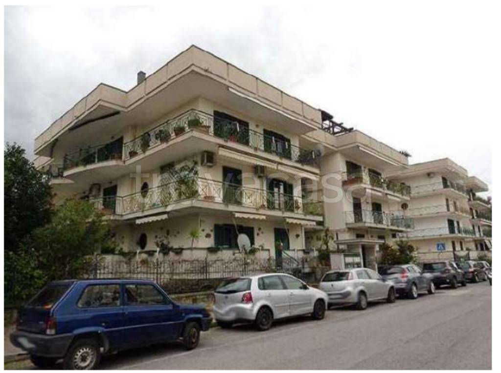 appartamento in vendita a Caserta in zona Centurano/Cerasole
