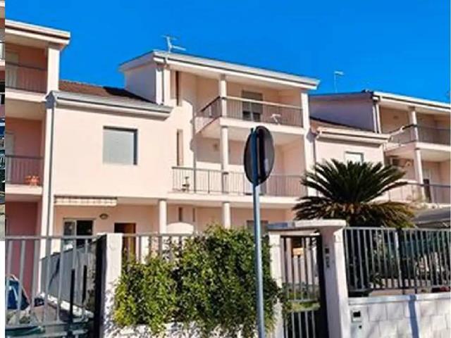 casa indipendente in vendita a Caserta in zona Puccianiello