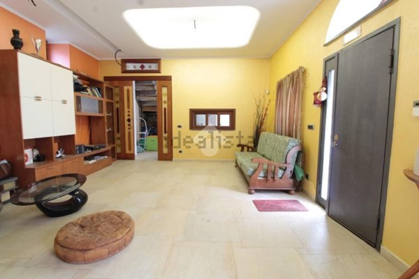 casa indipendente in vendita a Caserta