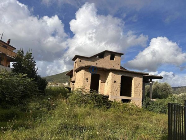 terreno edificabile in vendita a Caserta in zona Acquaviva