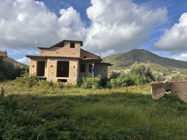 terreno edificabile in vendita a Caserta in zona Acquaviva