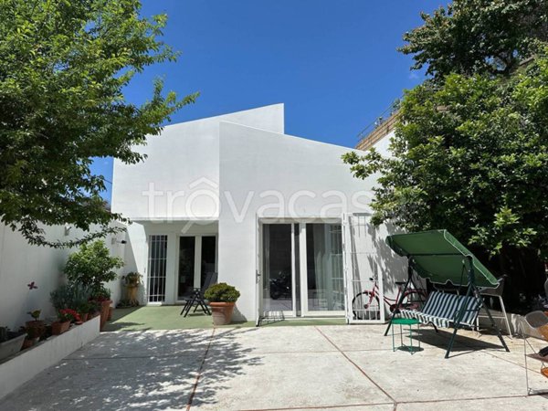 casa indipendente in vendita a Caserta in zona Santa Barbara / Tuoro