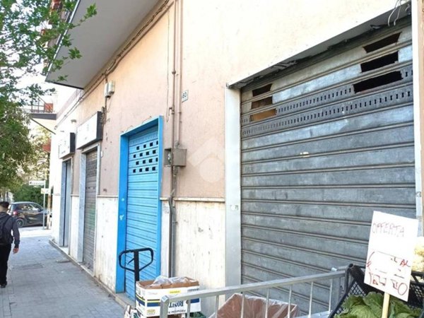 negozio in vendita a Caserta