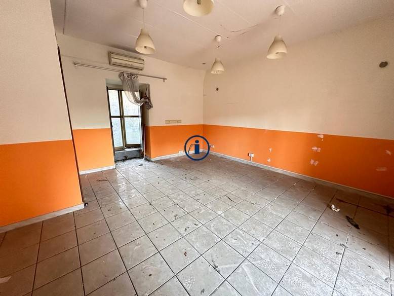 negozio in vendita a Caserta in zona Acquaviva