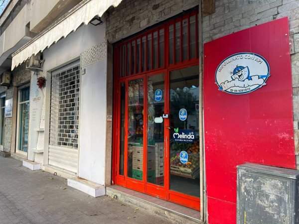 negozio in vendita a Caserta in zona Acquaviva
