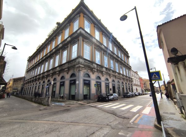 ufficio in vendita a Caserta in zona Centro Città