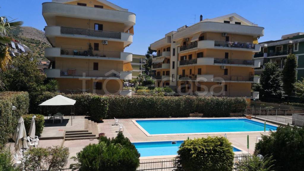 appartamento in vendita a Caserta in zona Centurano/Cerasole