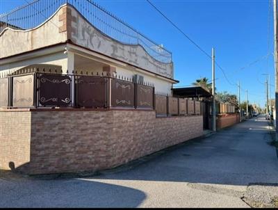 casa indipendente in vendita a Caserta