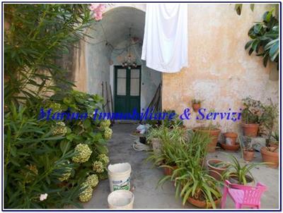 casa indipendente in vendita a Caserta