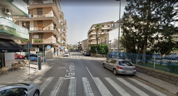 locale commerciale in vendita a Caserta in zona Centro Città
