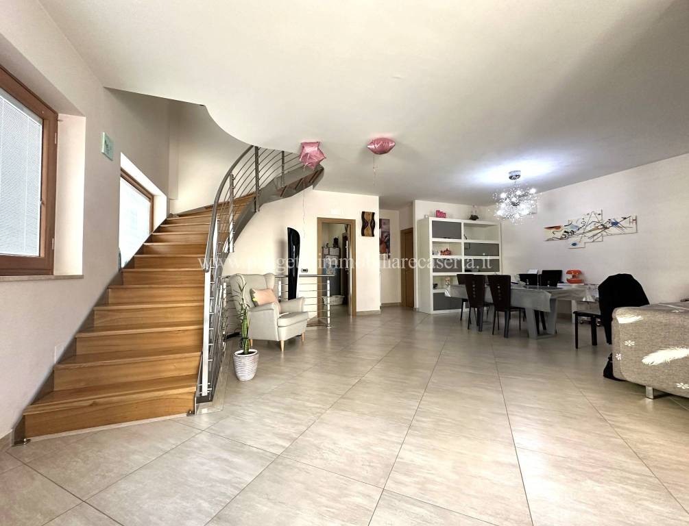 casa indipendente in vendita a Caserta in zona Acquaviva