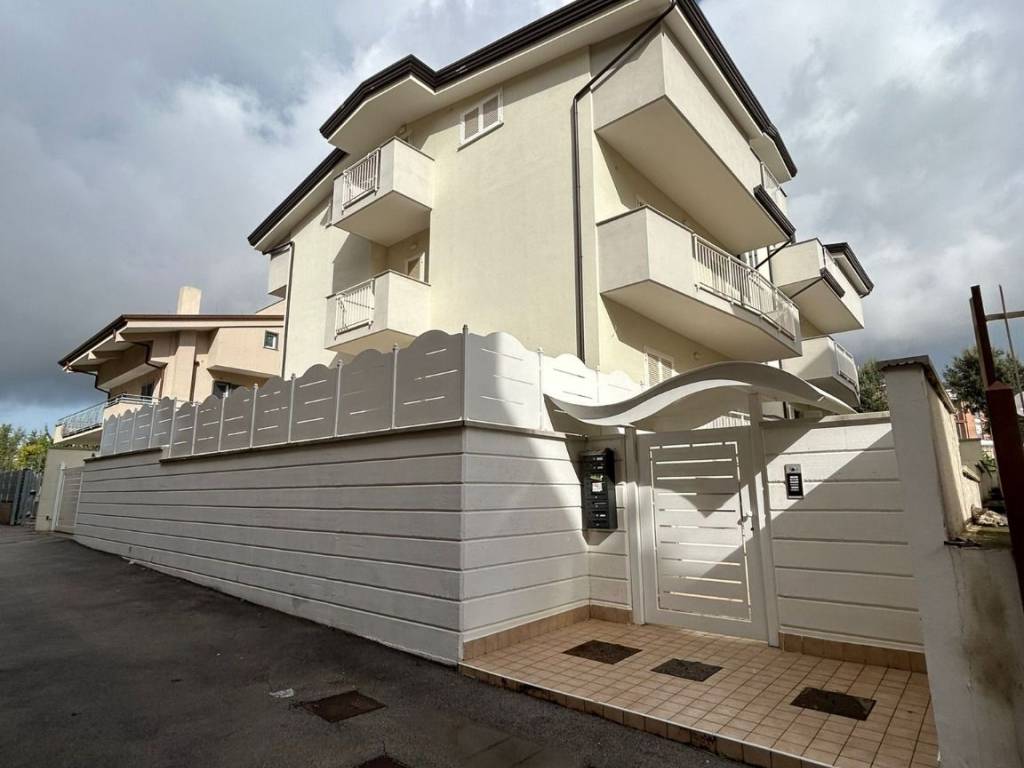 appartamento in vendita a Caserta in zona Acquaviva