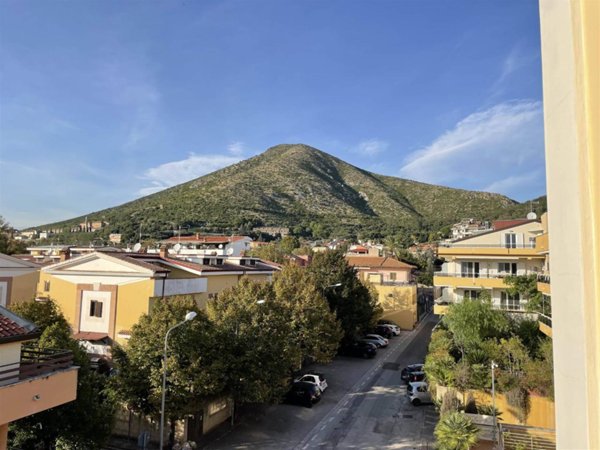 appartamento in vendita a Caserta in zona Briano