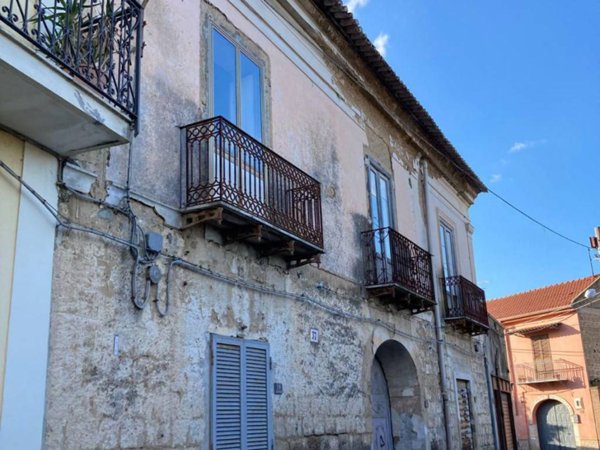 intera palazzina in vendita a Caserta