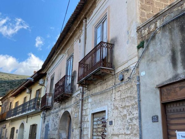 intera palazzina in vendita a Caserta