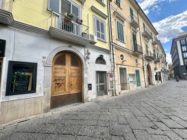 negozio in vendita a Caserta in zona Centro Città