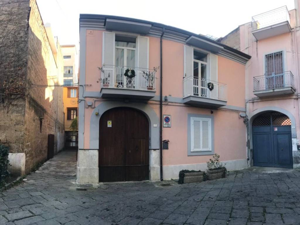 casa indipendente in vendita a Caserta in zona Centro Città