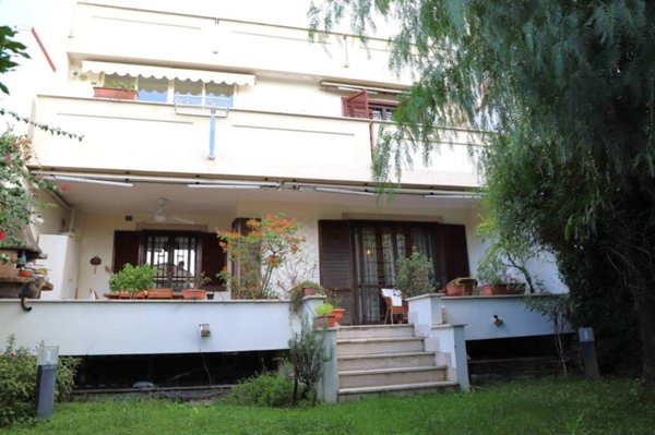 casa indipendente in vendita a Caserta in zona Briano