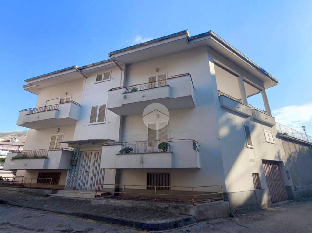 casa indipendente in vendita a Caserta in zona Centurano/Cerasole